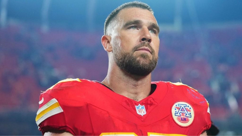 Fans Wonder 'Did Travis Kelce Get Hurt?' After His Headstand During Chiefs' Game