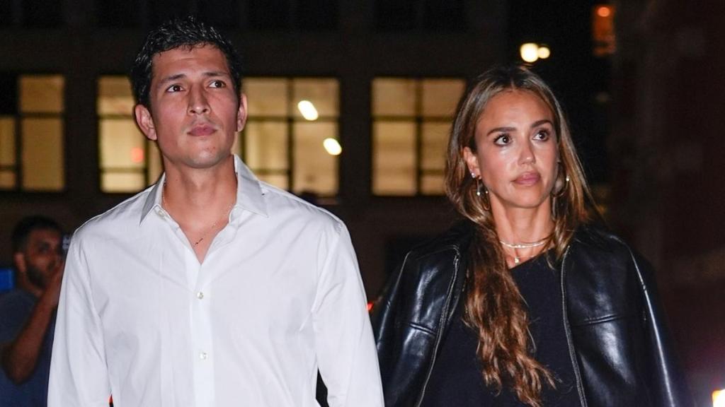 Jessica Alba Wears Black Pantsuit As She Makes Red Carpet Debut With Danny Ramirez