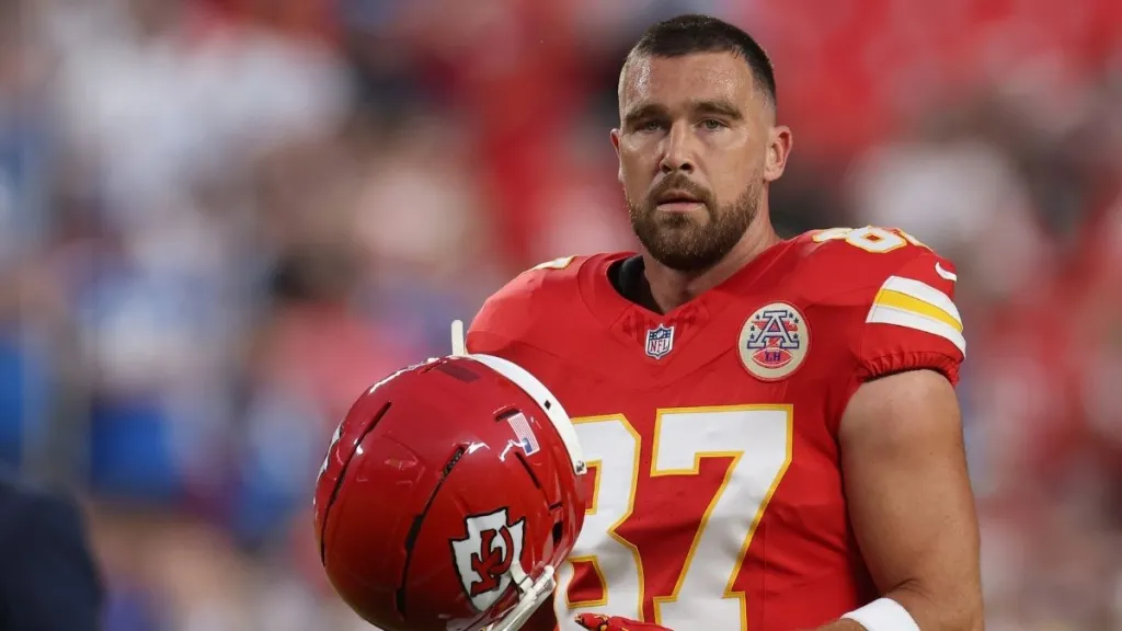 Swifties Praise ‘Gym Teacher’ Travis Kelce After Chiefs Win