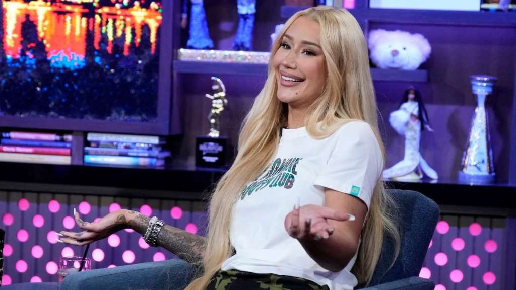 Iggy Azalea Threatens Neon Over Debt Repayment