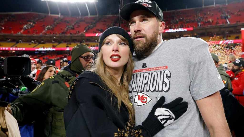 Taylor Swift Debunks Super Bowl Rumors & Claims It Has ‘Nothing To Do With’ Travis Kelce