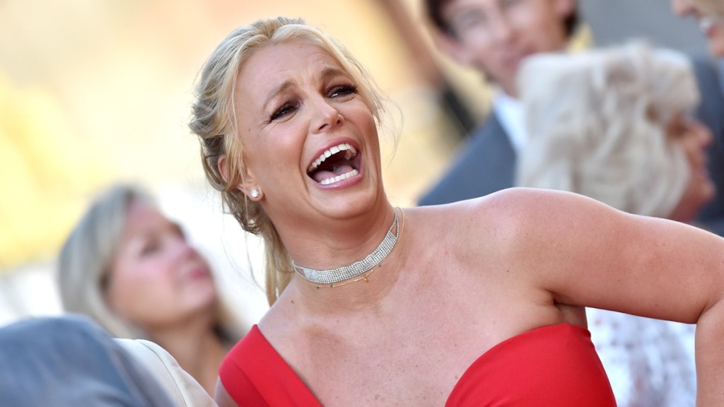 Britney Spears Injures Her Knee After Falling Down the Stairs