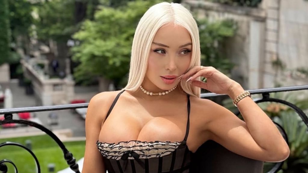 OnlyFans' Daniella Chavez Wearing Bold Dress Is Impossible to Ignore