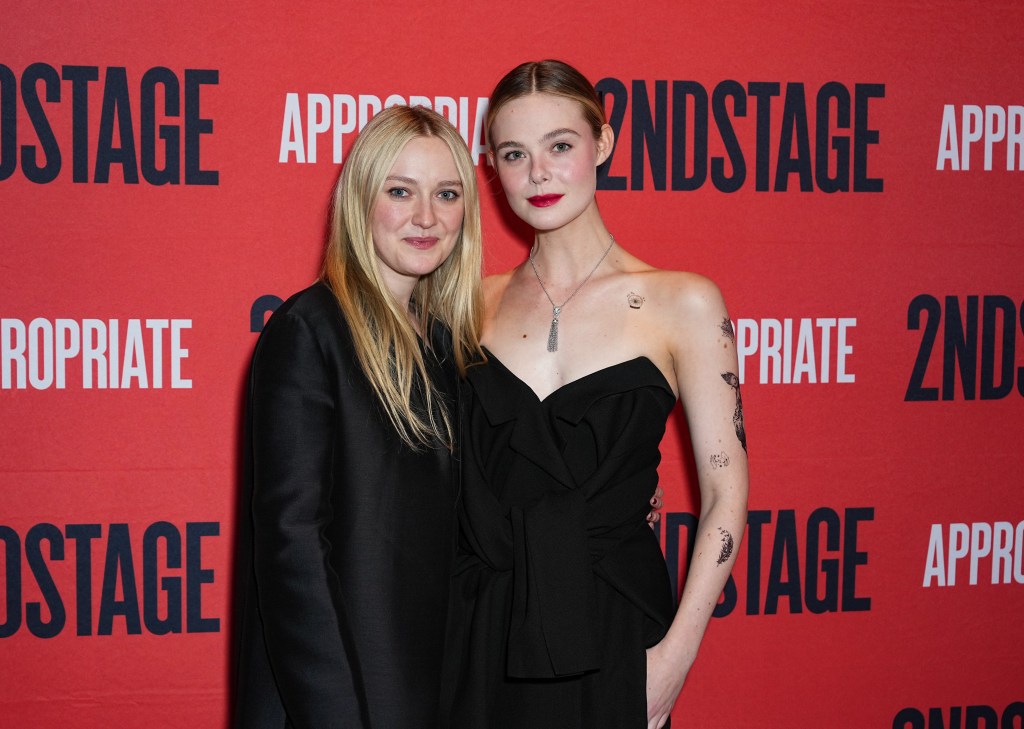 Elle and Dakota Fanning