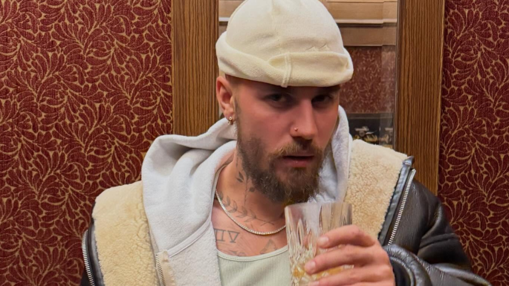 Justin Bieber Responds to Mother's Prayer Post With Funny Reply