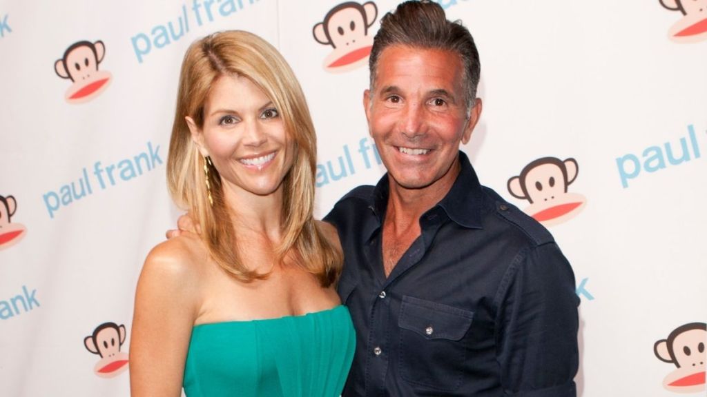 Lori Loughlin ‘Quizzed Strippers’ About Her Husband — Source