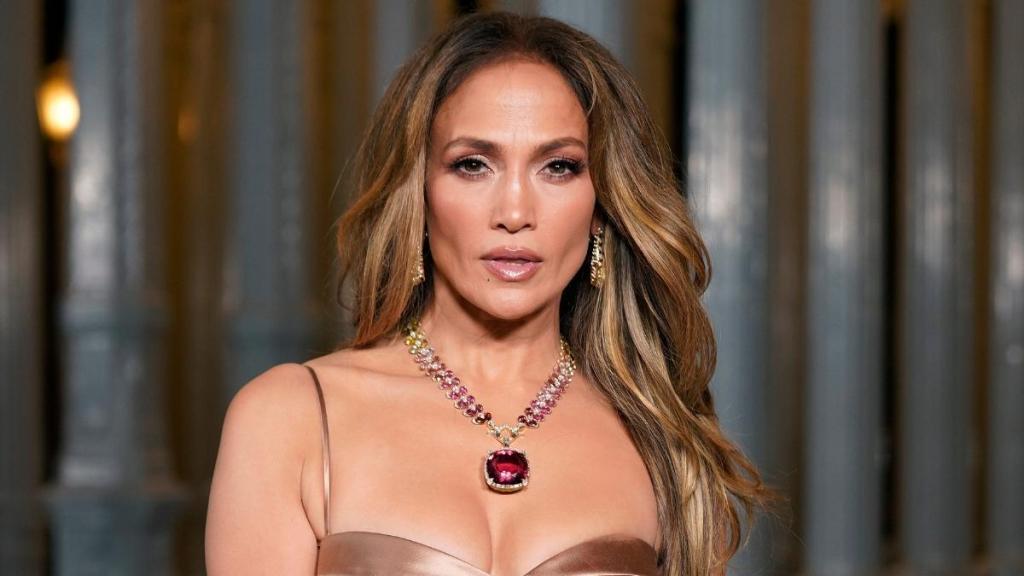 Jennifer Lopez 'Questioning Everything' Following a Brutal Streak, Source Says
