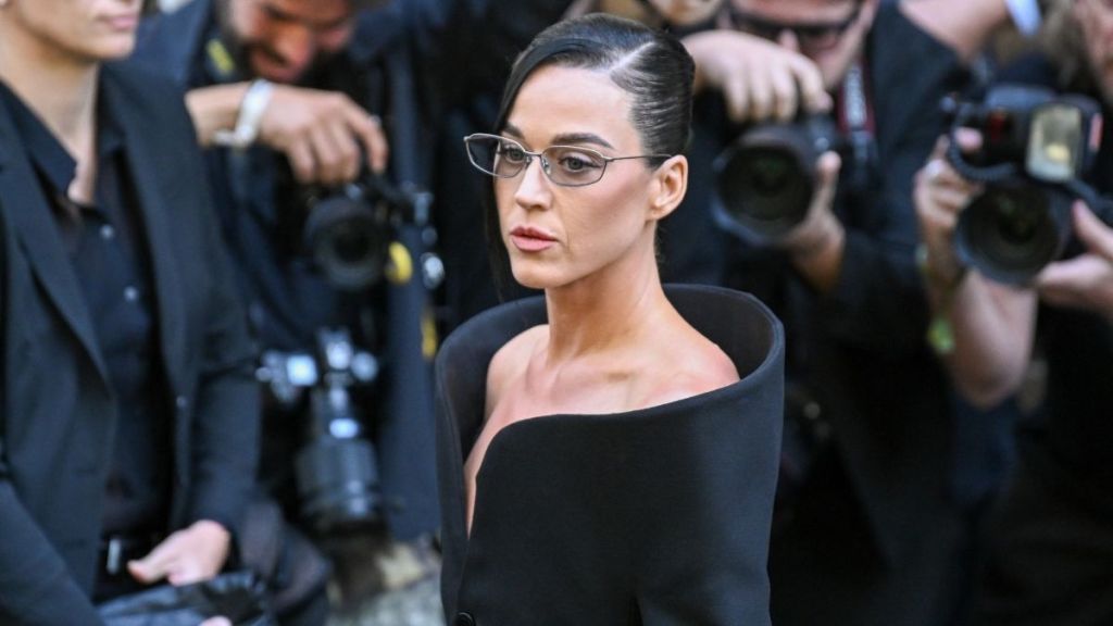 Justin Trudeau & Katy Perry Are Always 'Messaging Each Other', Sources Say