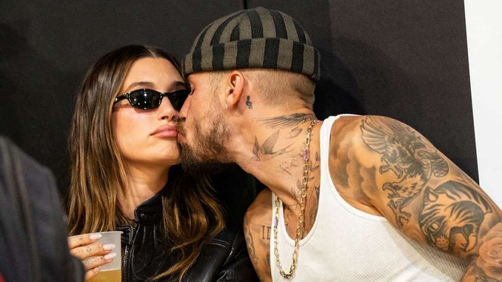 Justin & Hailey Bieber's PDA-Filled Vacay Photos Has Fans Melting