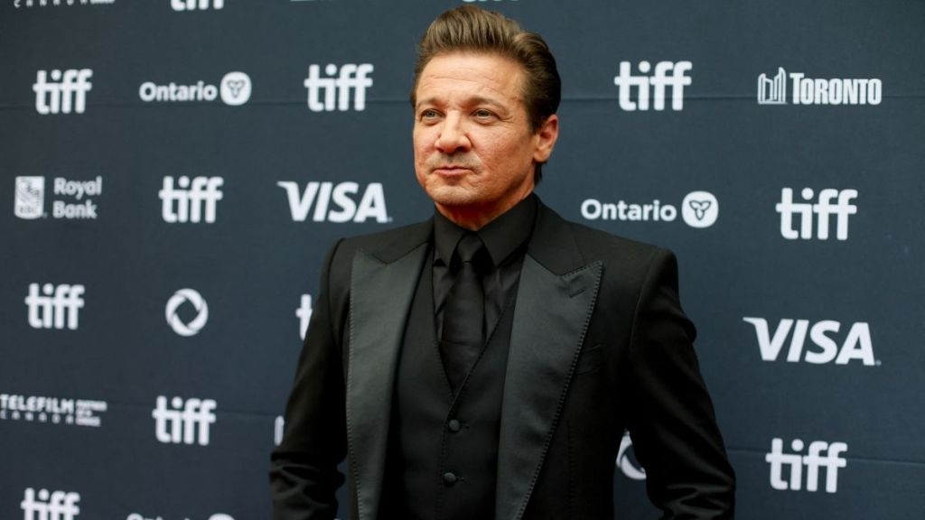 Jeremy Renner Reportedly in Relationship With Filmmaker