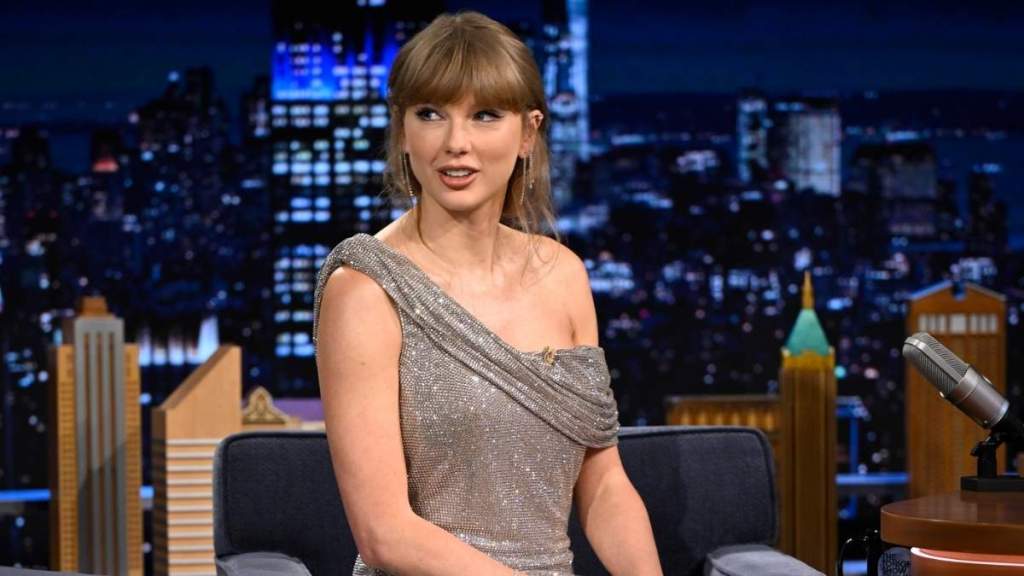 Fans Say Taylor Swift's 'Sensuality Has Increased' After Seeing Her in a Sparkly Dress