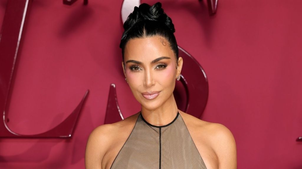 Kim Kardashian Wore Sleeveless Dress For All's Fair Premiere