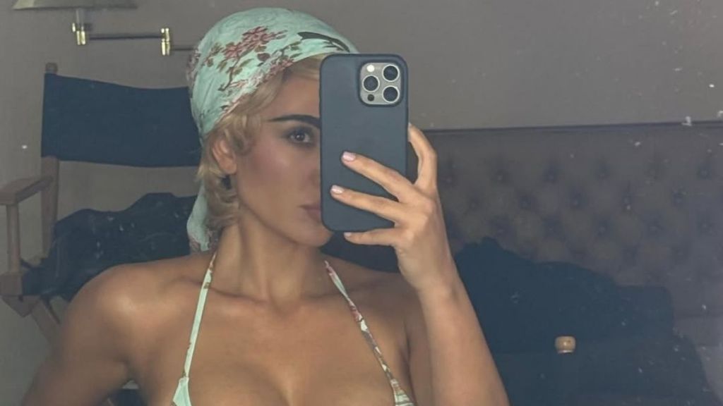 Photo: Kim Kardashian Flaunts Cinched Waist in Workout Fit