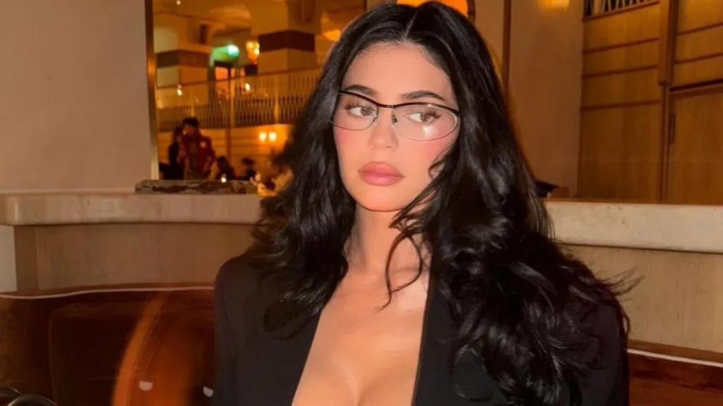 Photos of Kylie Jenner Wearing a Bra as a Top Have Fans Losing It