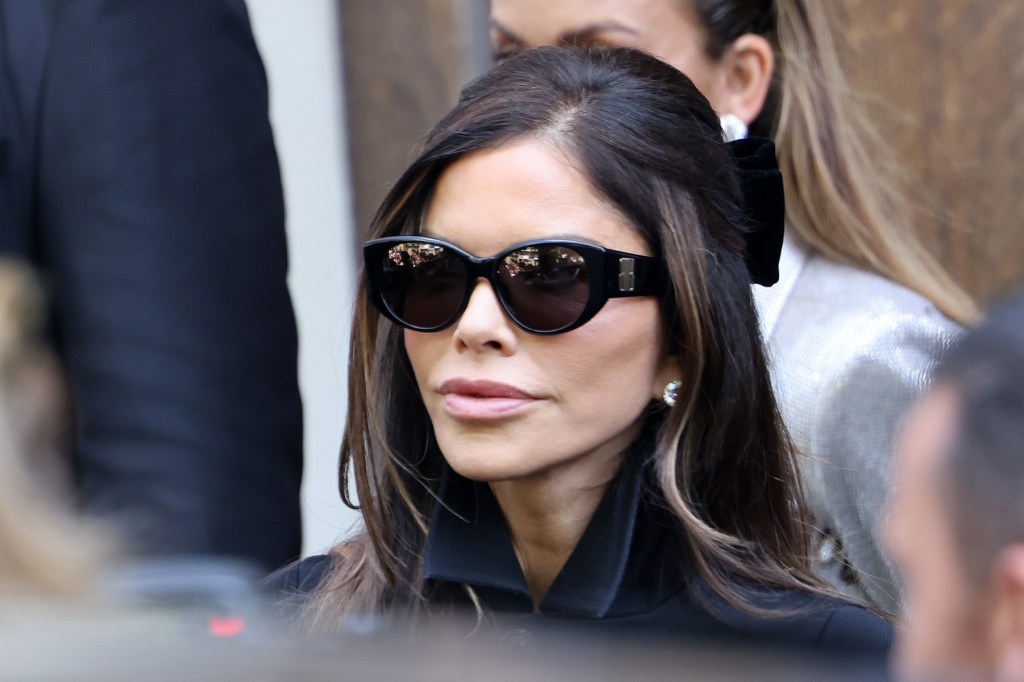 Jeff Bezo's current wife Lauren