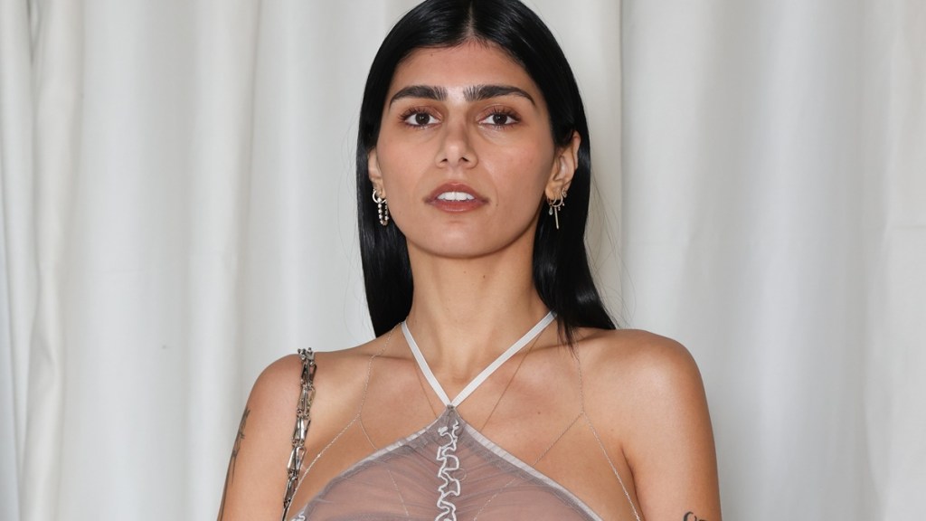 Mia Khalifa Stuns in Sheer Skirt While Highlighting Toned Abs