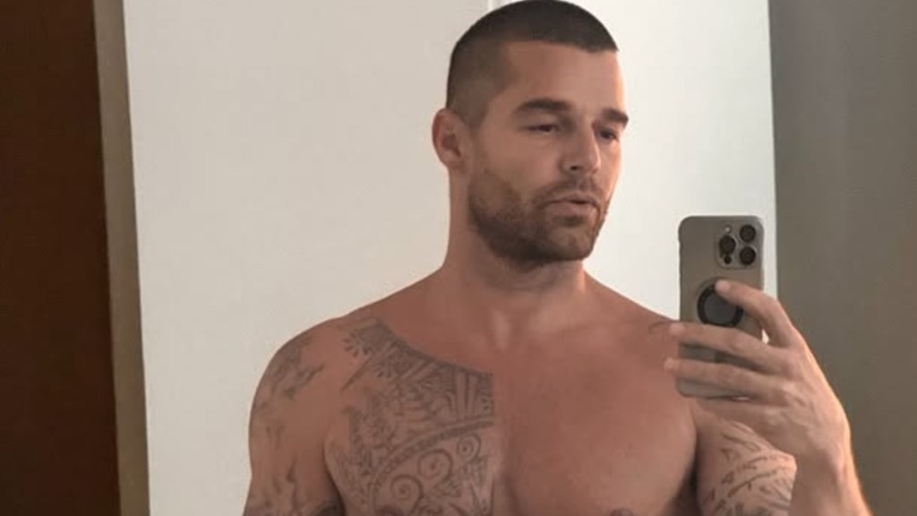 Ricky Martin’s Shirtless Mirror Selfie Proves He Still Has It