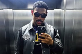 Aaron Pierre's Mirror Selfie With No Shirt Has Fans Talking