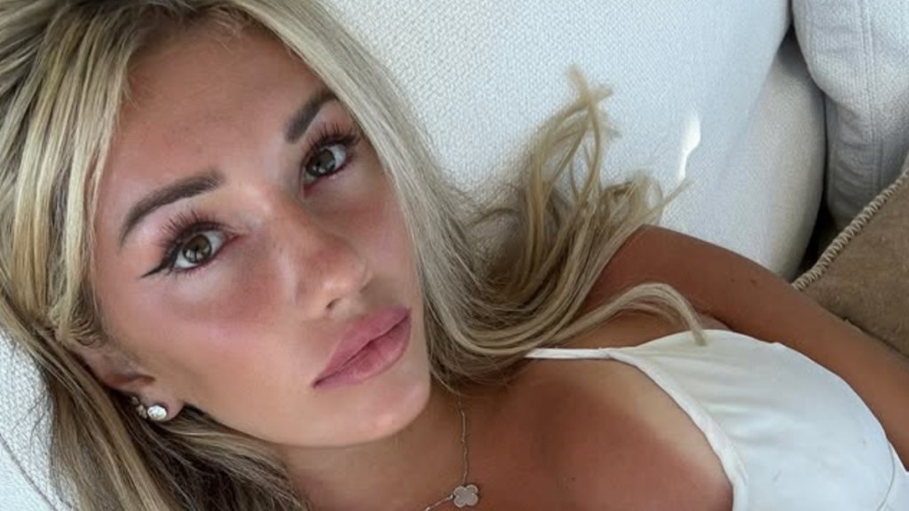 TikTok Sensation Breckie Hill Turns Heads in Classic Black Bikini