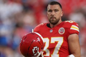 Travis Kelce Falls & Does Headstand in Chiefs vs. Lions Match
