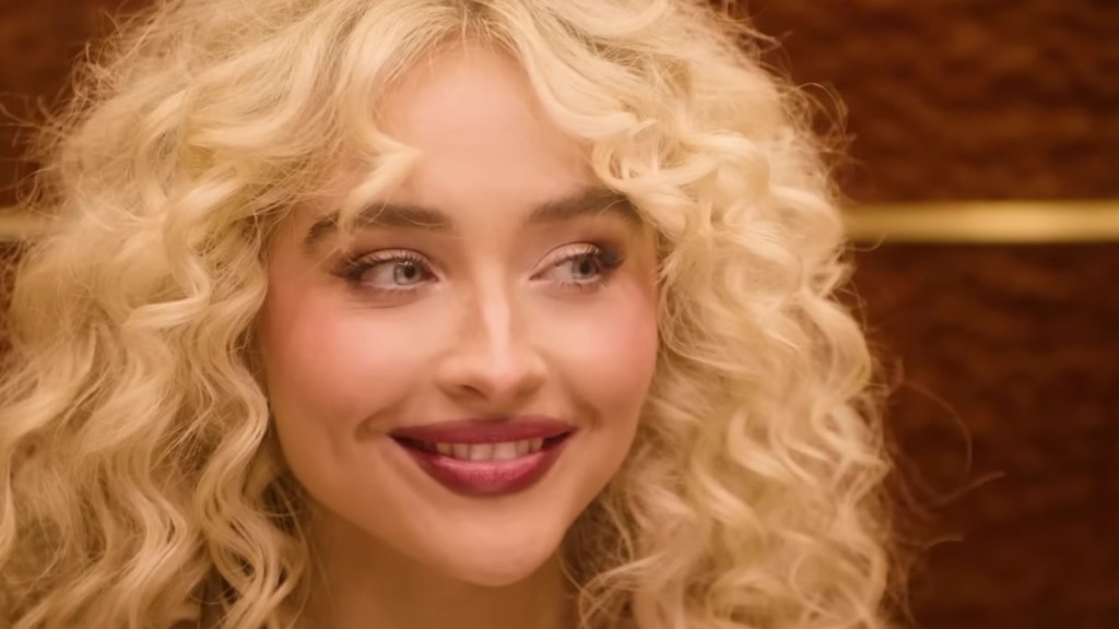 Sabrina Carpenter Channels Carrie Bradshaw in SNL Promo Ahead of Hosting