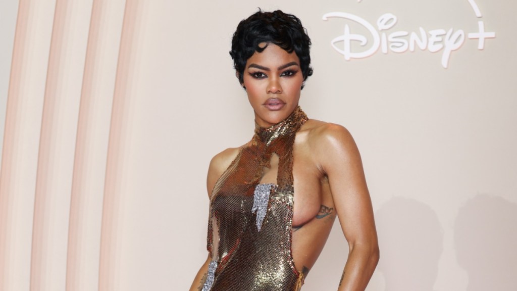 Teyana Taylor Shows Off Chiseled Abs in Crop Top