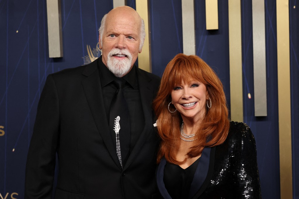 Reba McEntire and Rex Linn