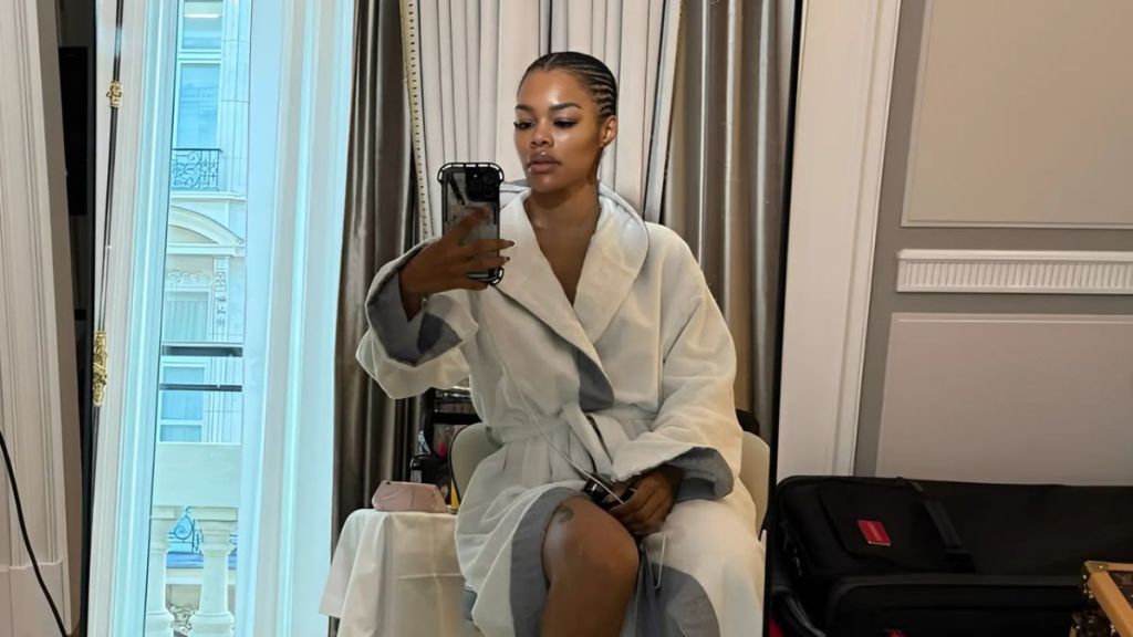 Fans Gush Over Teyana Taylor Posing in Bathrobe