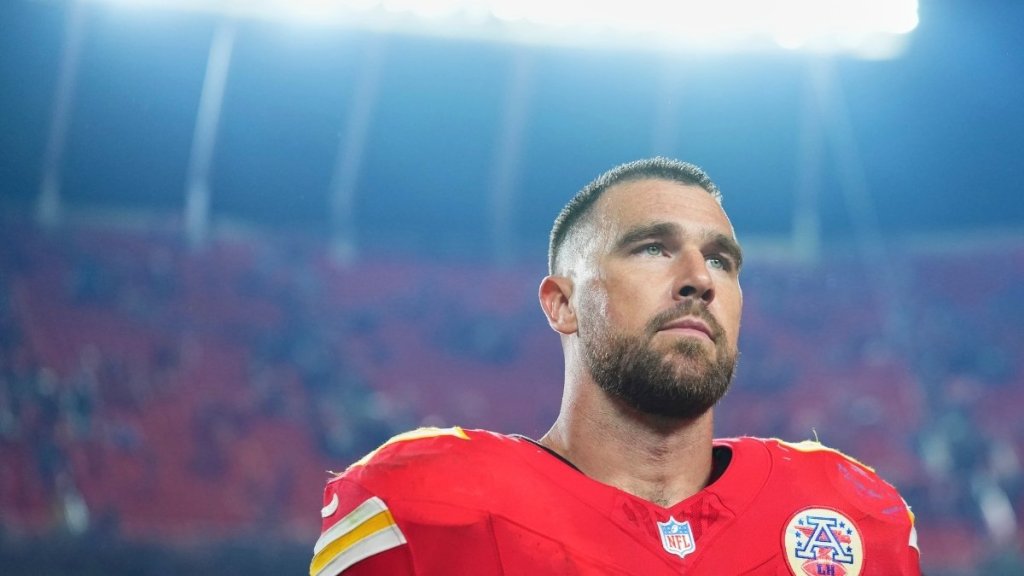 Travis Kelce Dominates Receiving Stats in Chiefs’ Third Win of the Season