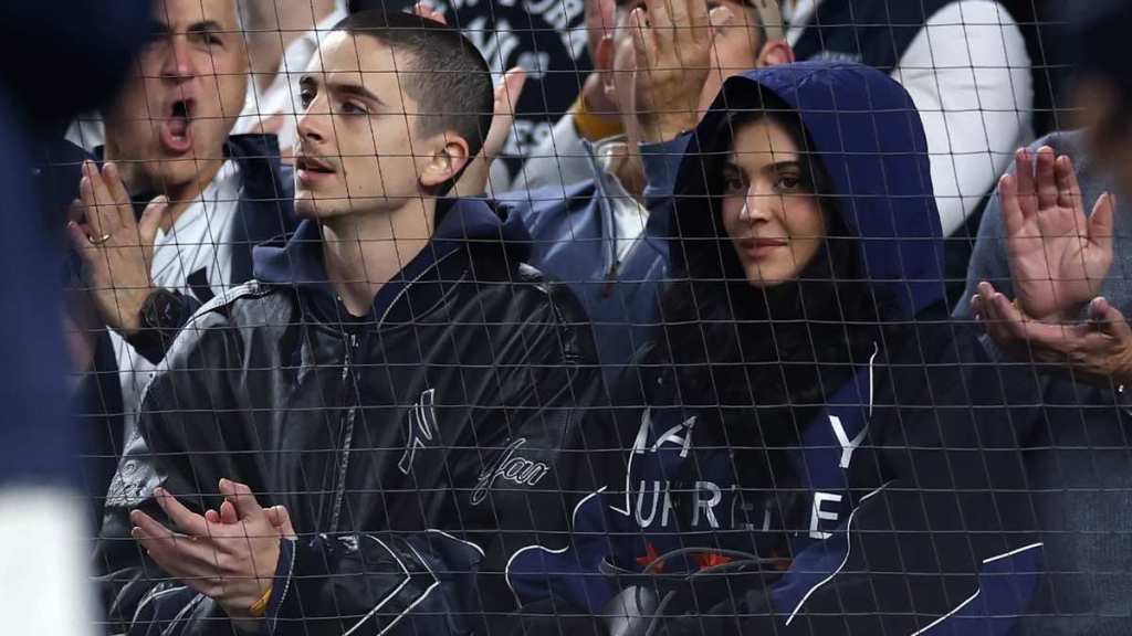Photos: Kylie Jenner & Timothee Chalamet Revive Date Night at Yankees Game