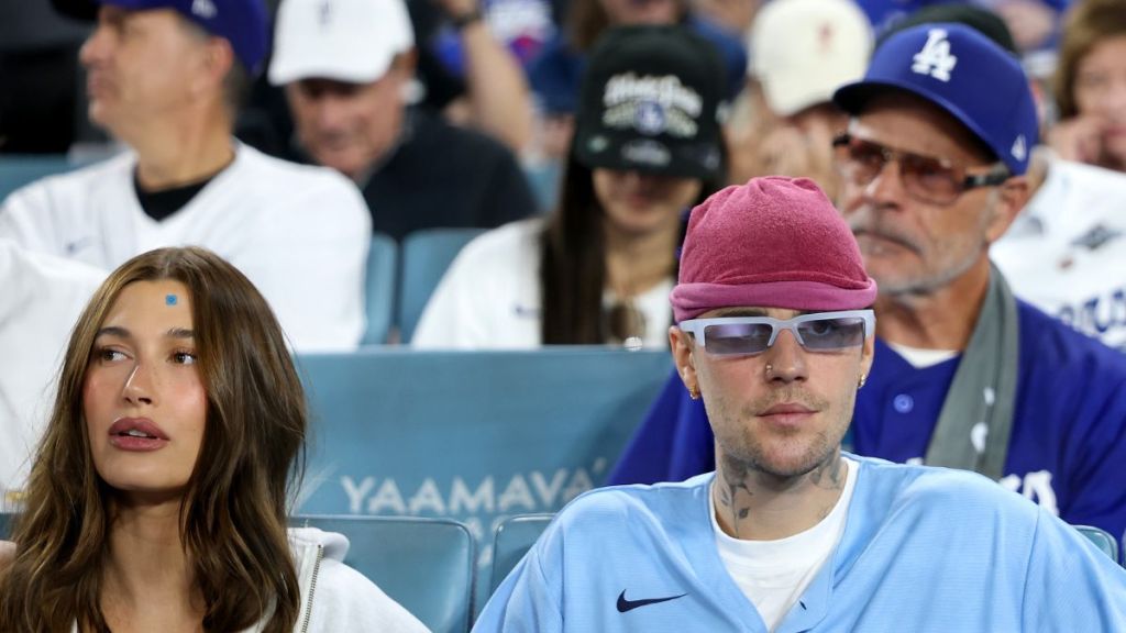 Hecklers Caused Justin & Hailey Bieber To Watch Game Privately — Report