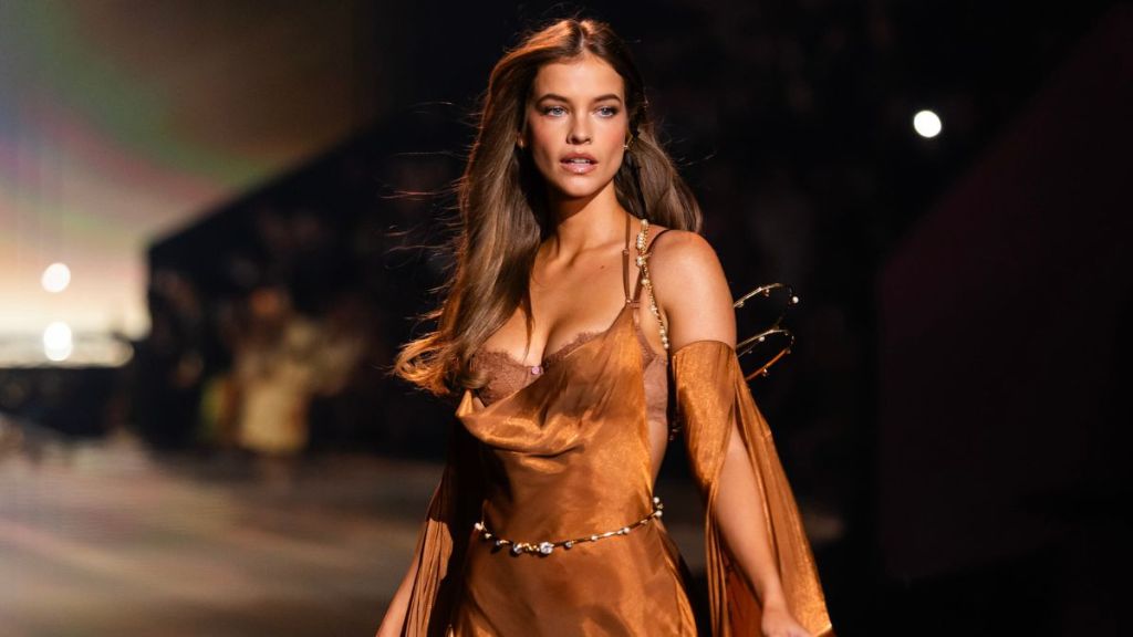 Supermodel Barbara Palvin Walked Victoria's Secret Show on a Half-Healed Foot