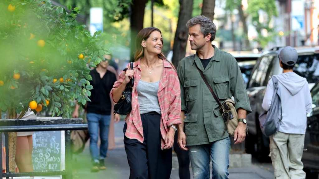 Katie Holmes Won’t Admit She’s 'Fallen For' Joshua Jackson for a Reason, Source Claims