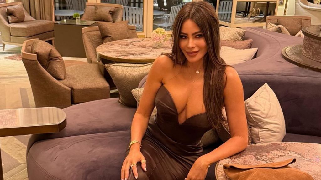 Sofia Vergara's Slinky Latex Dress Photo Makes for Perfect Throwback Thursday