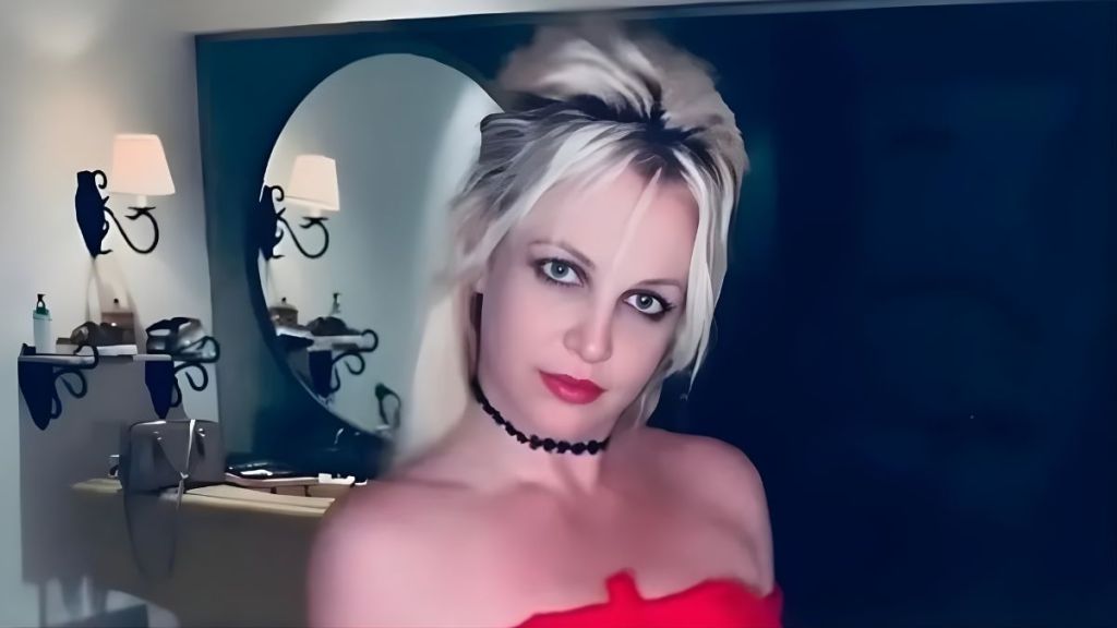Britney Spears Rocks a Red Strapless Mini & Steals the Show with Her Moves
