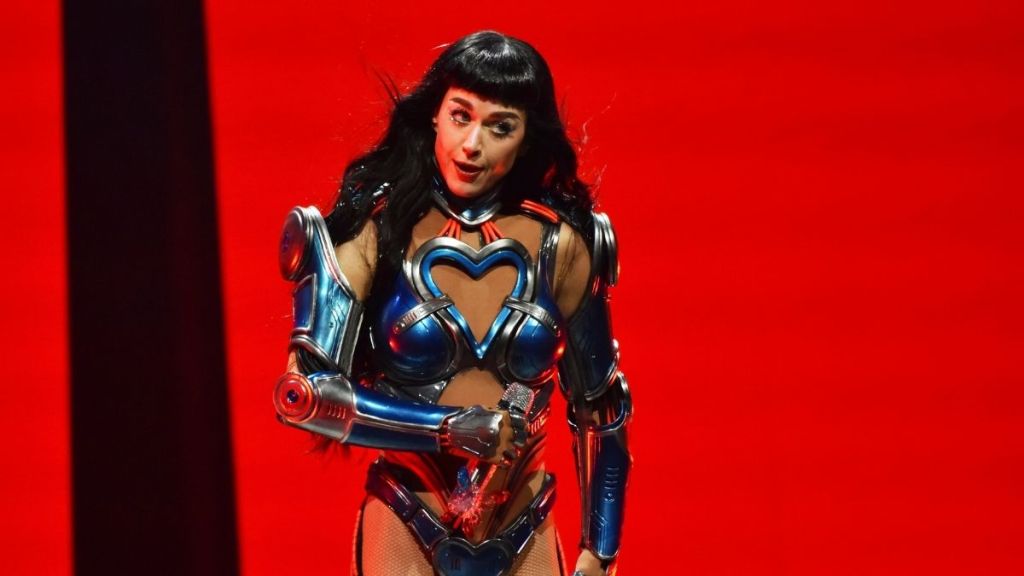 Katy Perry Addresses Justin Trudeau Romance With Cheeky Response To Fan