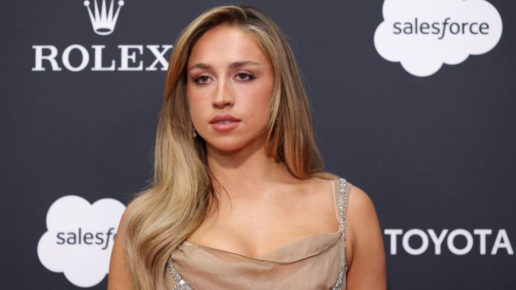 For Fans, Tate McRae's Dress Needed Better Tailoring