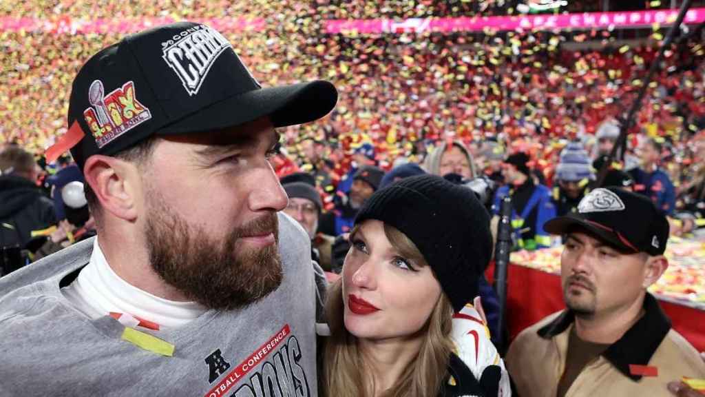 Ryan Seacrest Throws His Name As Officiator For Travis Kelce & Taylor Swift Wedding