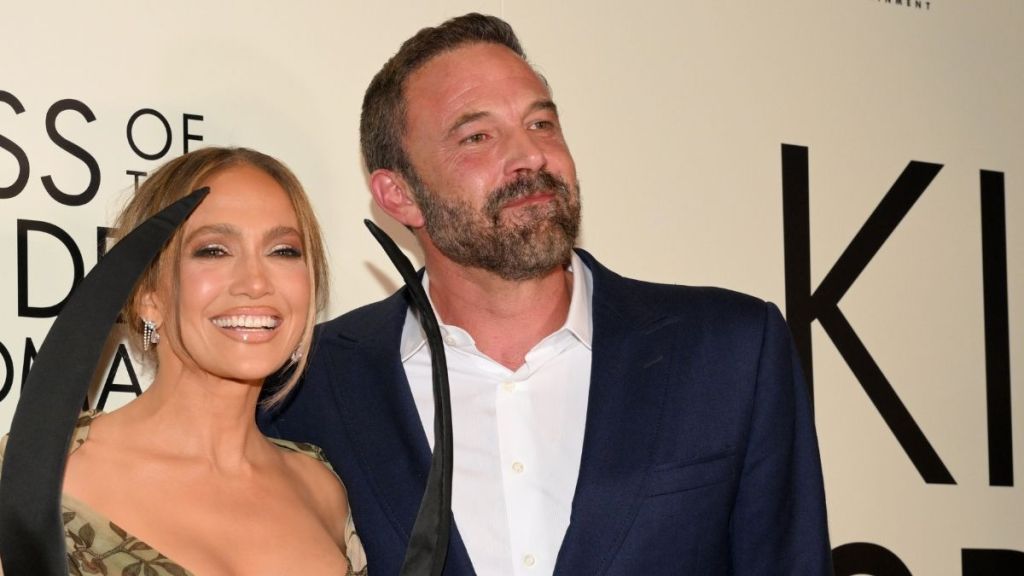 Ben Affleck Goes Viral For His Attempt to Get Jennifer Lopez's Attention