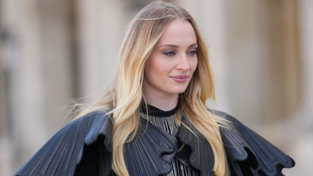 Sophie Turner Went on 'Secret Date' With Chris Martin — Source