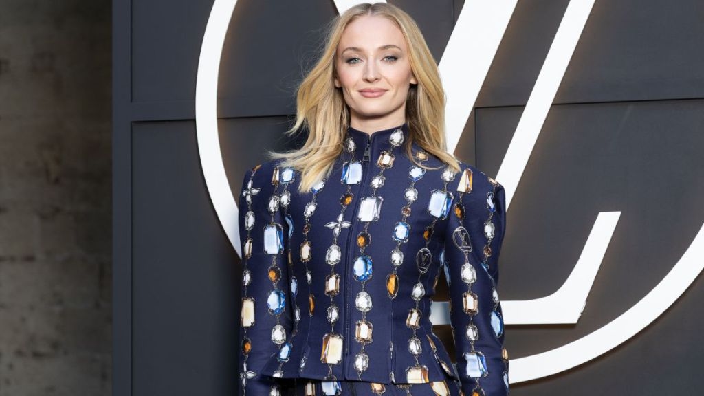 Sophie Turner Previously Fangirled Over Chris Martin Amid Dating Rumors