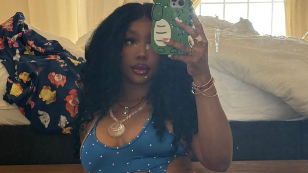 SZA Isn’t Ready To Let Go of Summer in Bodysuit Photos