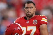 chiefs vs lions travis kelce fall
