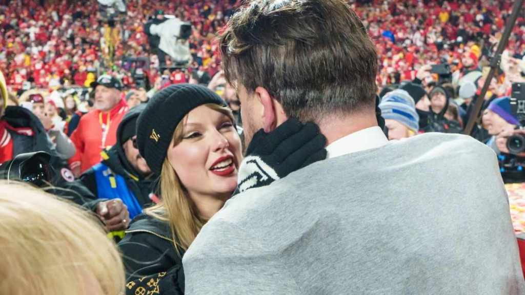 Travis Kelce's Family 'Adores' Taylor Swift & Are 'Deeply Connected' — Source