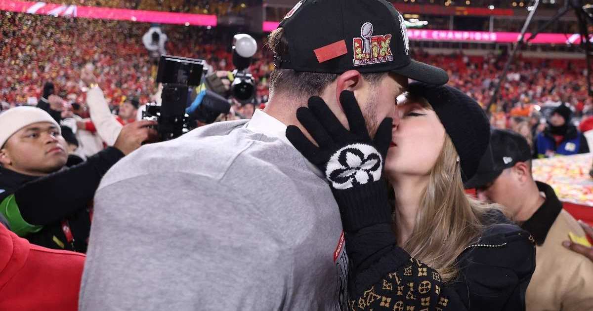 Travis Kelce & Taylor Swift Are Living Simple Life in Kansas City — Source
