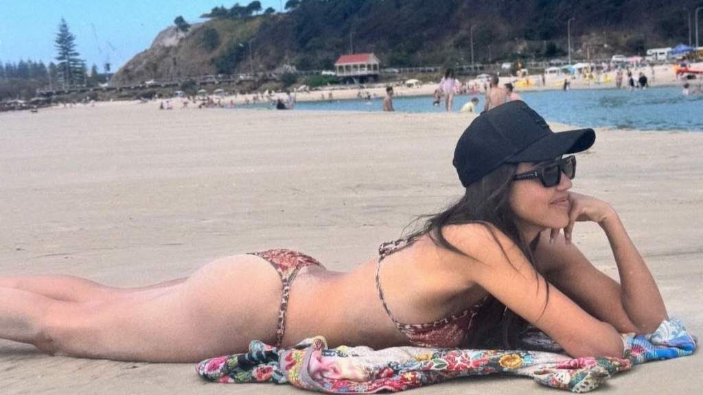 Jessica Alba’s Bikini Photos Will Transport You to the Beach