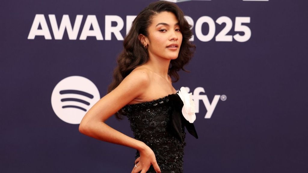 Olivia Dean’s Richard Quinn Gown Is ‘Perfect'