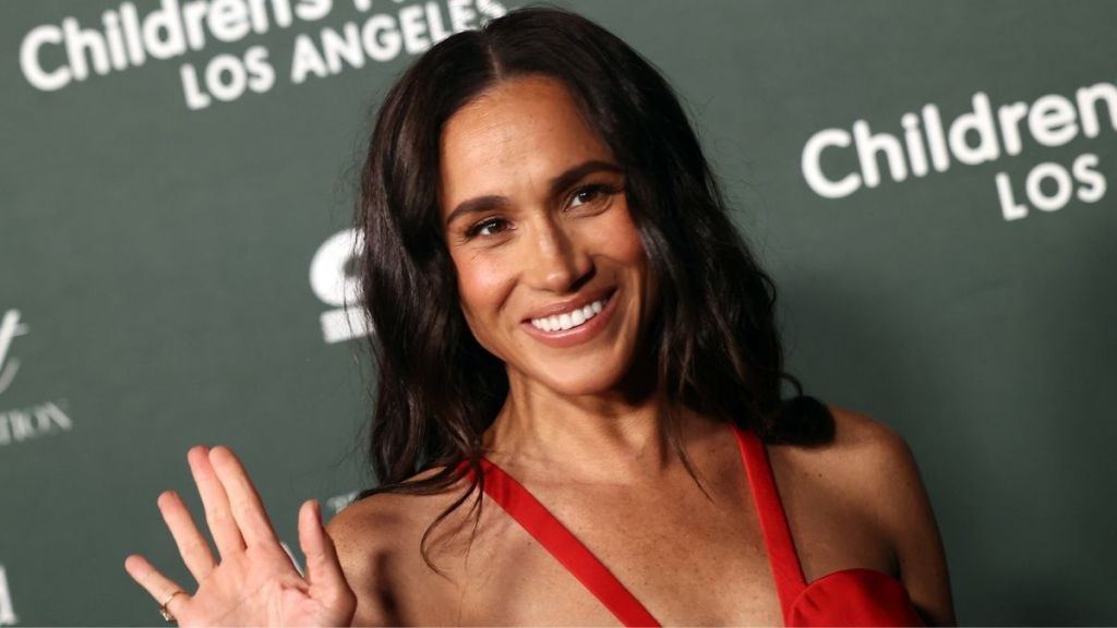 Meghan Markle 'Introduced' Herself to Crew on Day 1 — Source