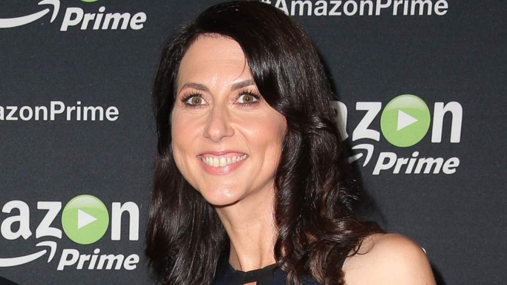 Jeff Bezos' Billionaire Ex-Wife Donates $700 Millions to Schools