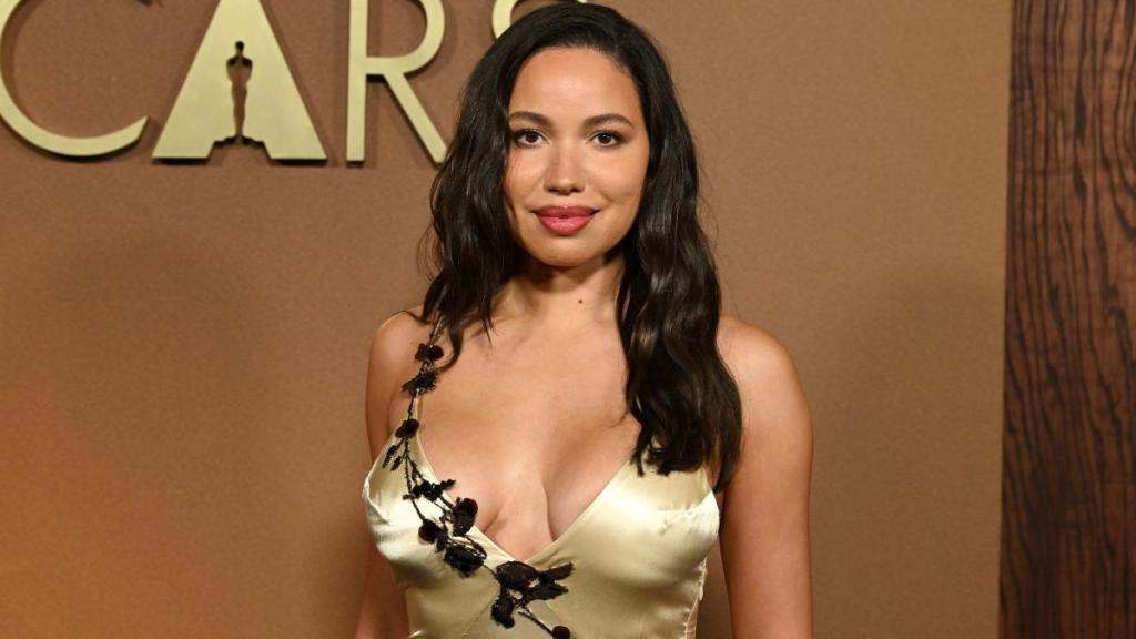 Jurnee Smollett Wearing Daring Neckline Dress Is Must See